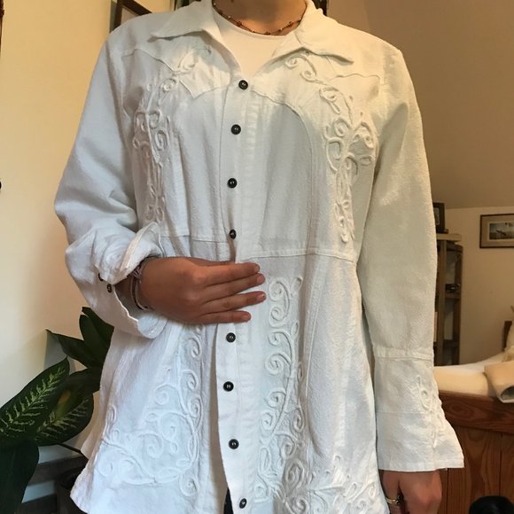 Button up Blouse with Embroidery - Picture 1 of 6
